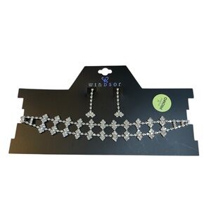 🤑5/$25 Windsor Silver Sparkly Jewelry Necklace and Earring Set NWT